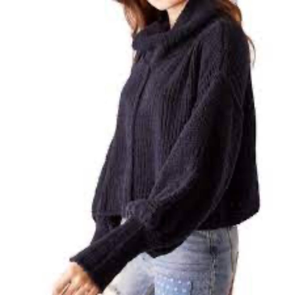 Free people turtleneck cowl neck oversized black cropped sweater size M